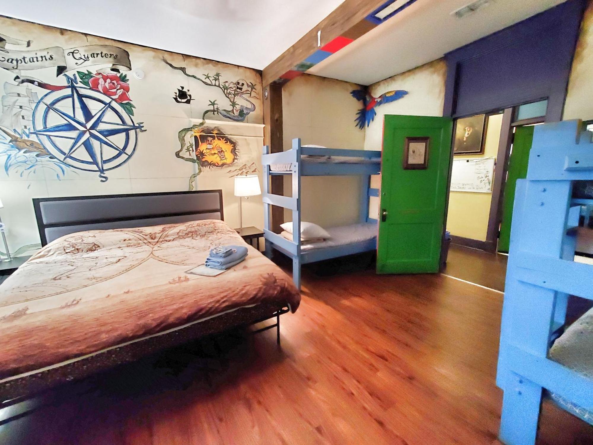 The Pirate Haus Inn Сент-Огастин Экстерьер фото